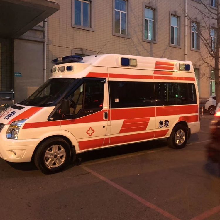 元宝夜间租赁救护车护送病人转院：安全转运的 8 大核心注意事项